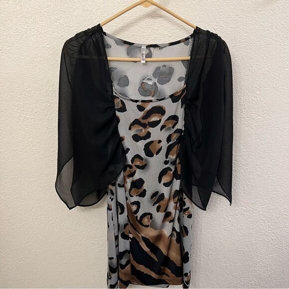 True Eight Animal Pattern Scoop Neck Top Size Large - Picture 1 of 6